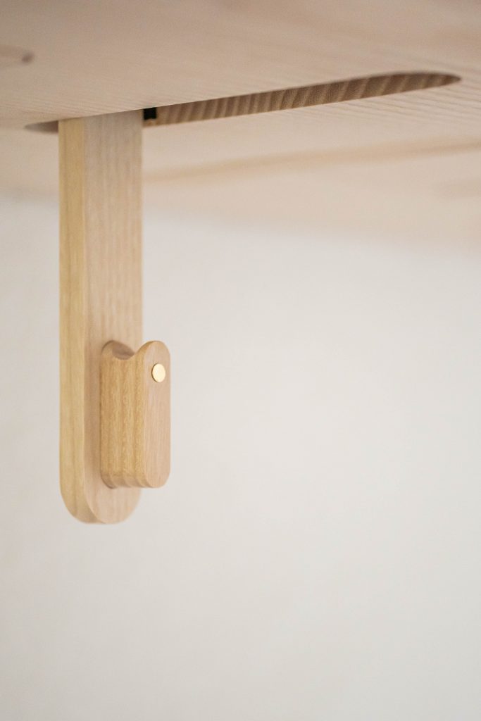 Detailaufnahme Floating Shelf, Haken